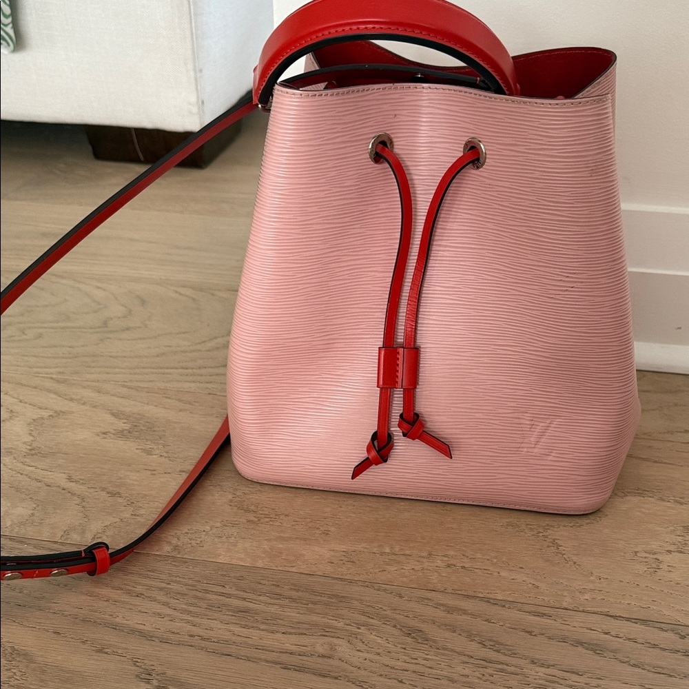 Louis Vuitton Epi Leather Neonoe Drawstring Handbag